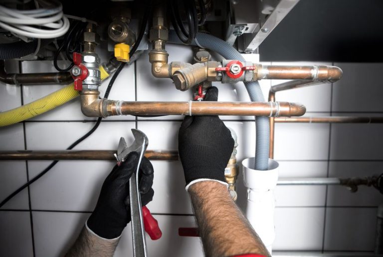 How Much Should I Pay a Plumber Per Hour?